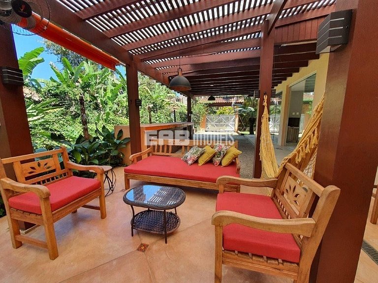 Casa com 5 suítes na praia de Itamambuca, Ubatuba