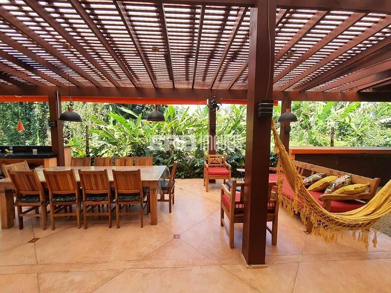 Casa com 5 suítes na praia de Itamambuca, Ubatuba