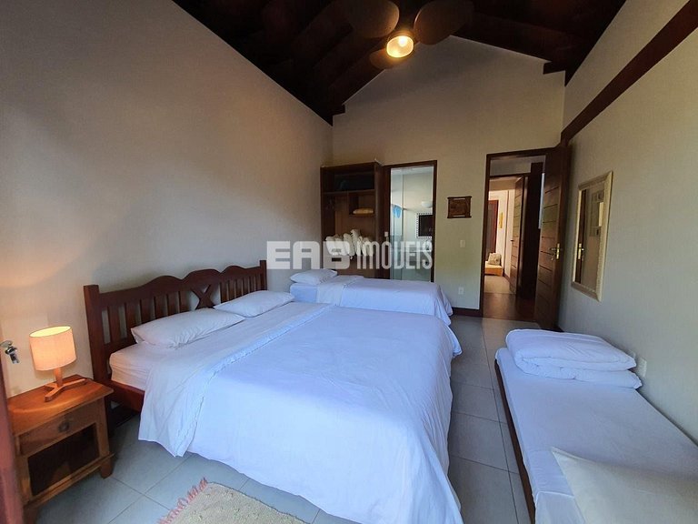 Casa moderna e bem decorada em Itamambuca