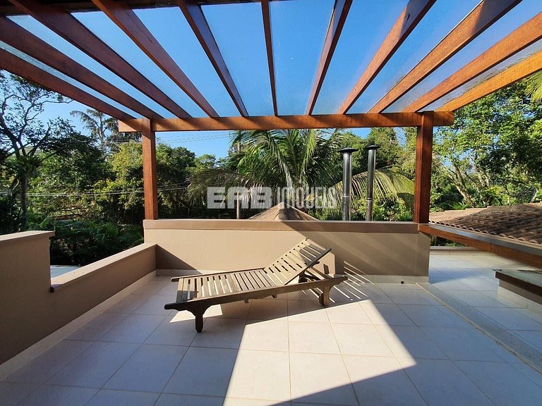 Casa moderna e bem decorada em Itamambuca