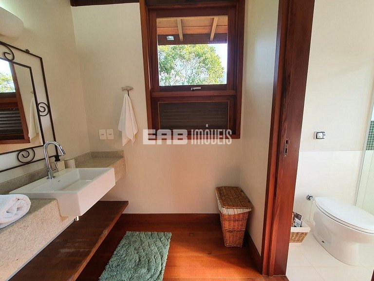 Casa moderna e bem decorada em Itamambuca