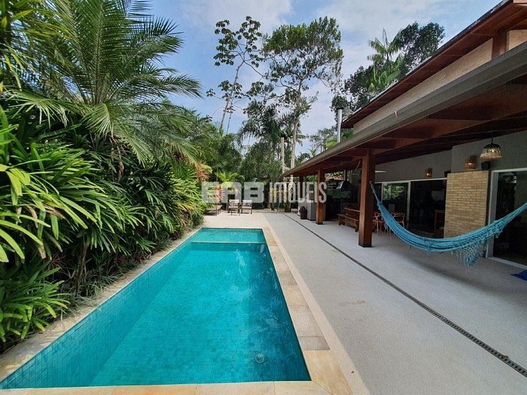 Casa de praia moderna em Itamambuca