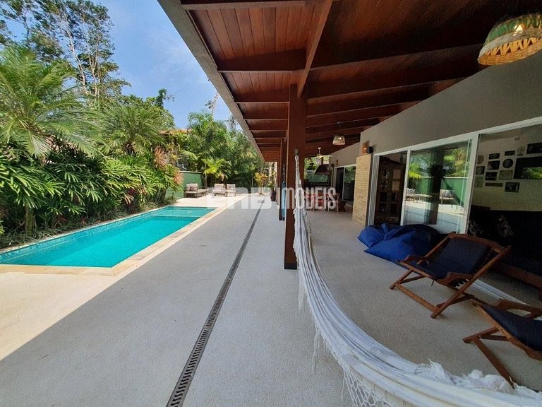 Casa de praia moderna em Itamambuca