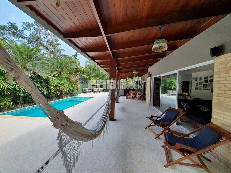 Casa de praia moderna em Itamambuca