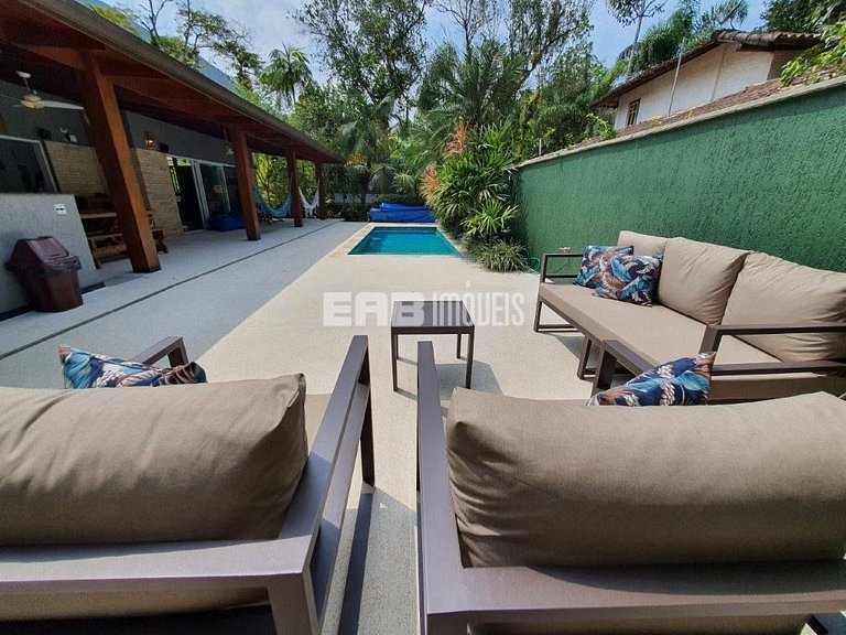 Casa de praia moderna em Itamambuca