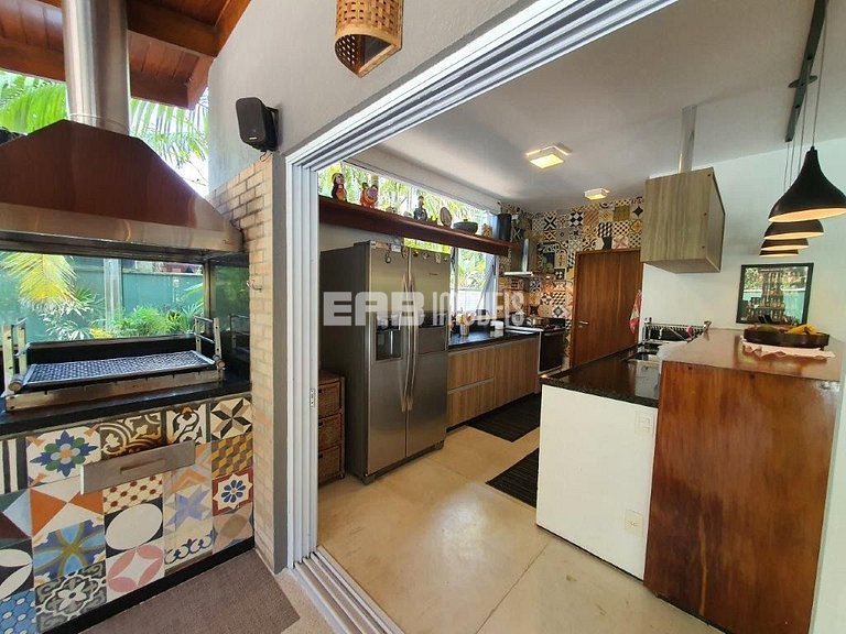 Casa de praia moderna em Itamambuca