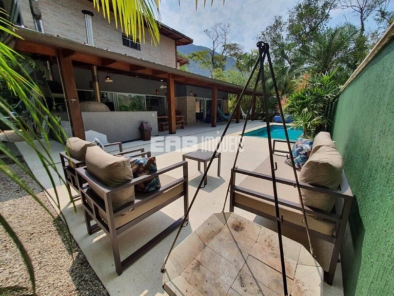 Casa de praia moderna em Itamambuca