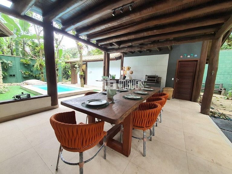 Refúgio entre a Mata Atlântica e a Praia de Itamambuca