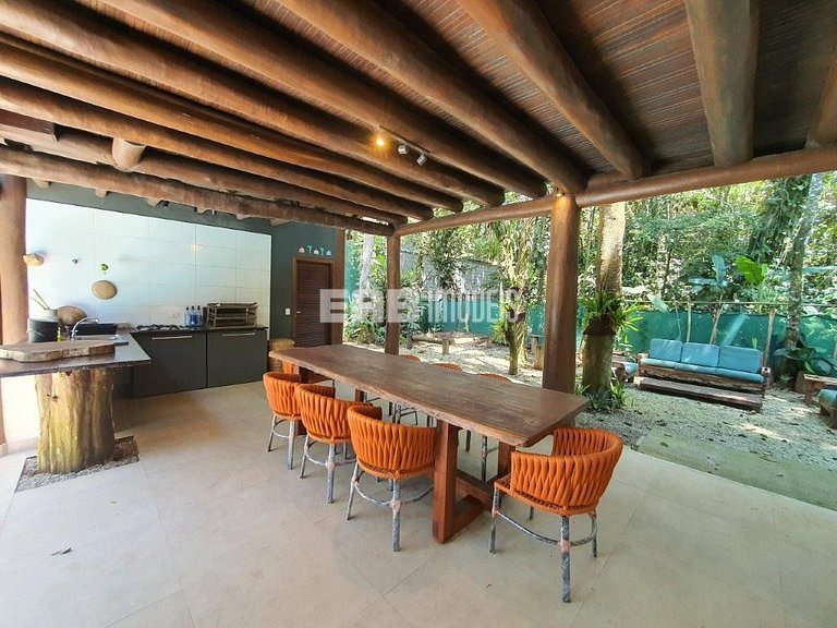 Refúgio entre a Mata Atlântica e a Praia de Itamambuca