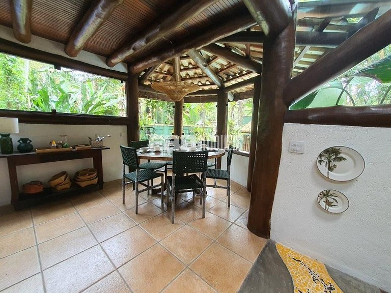 Refúgio entre a Mata Atlântica e a Praia de Itamambuca