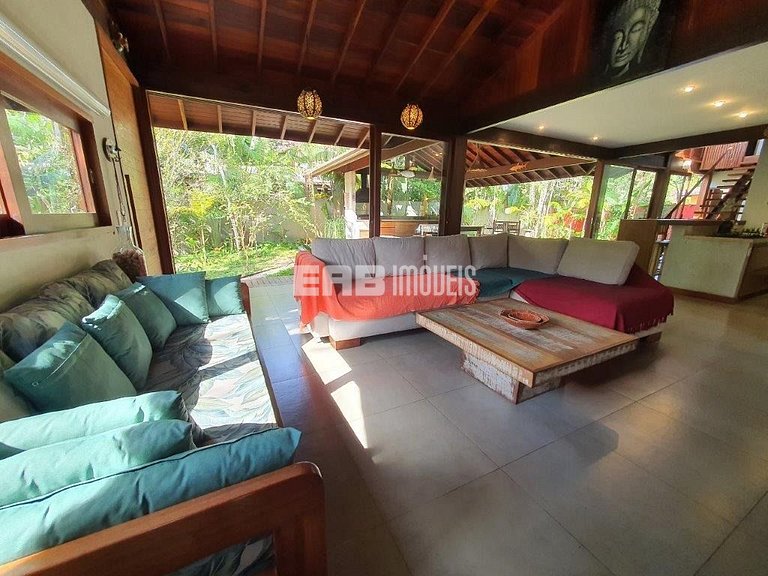 Casa decorada com muito bom gosto