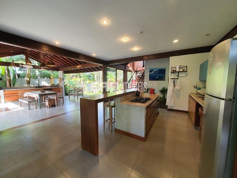 Casa decorada com muito bom gosto