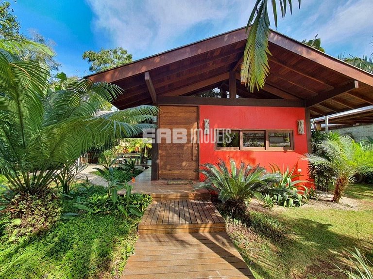 Casa decorada com muito bom gosto