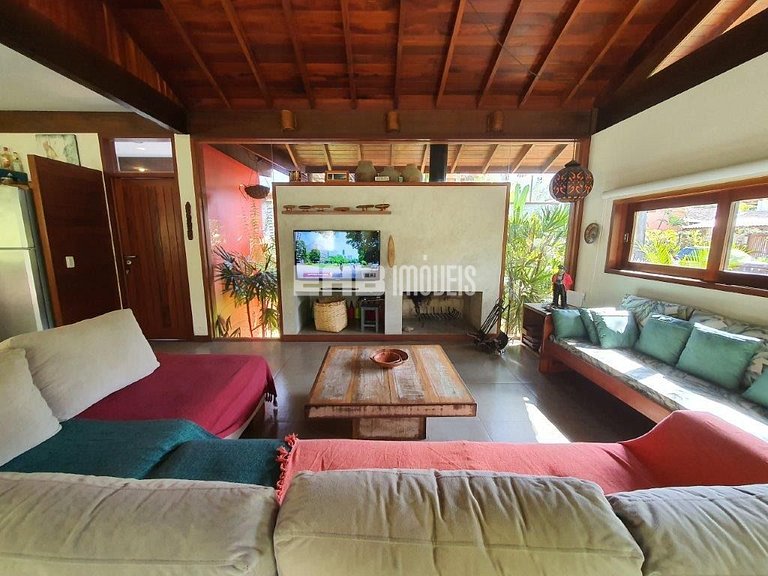 Casa decorada com muito bom gosto