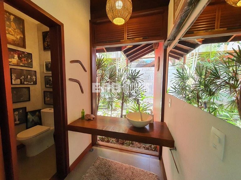 Casa decorada com muito bom gosto