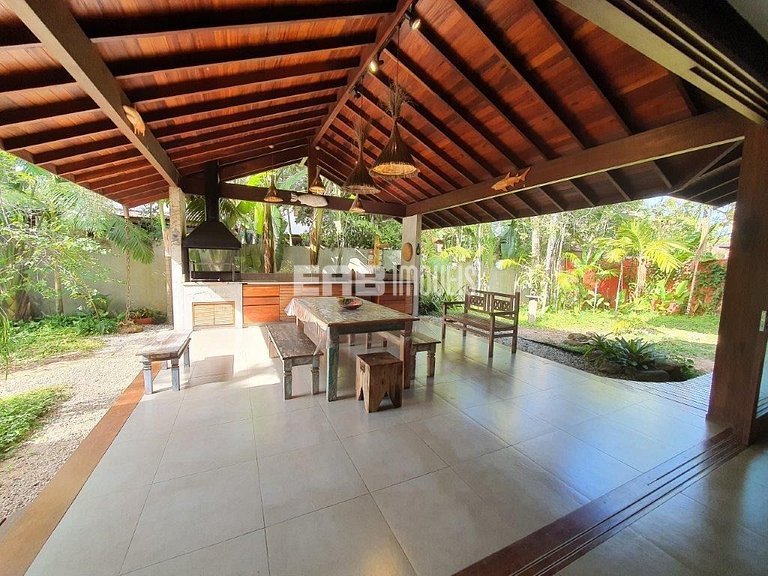 Casa decorada com muito bom gosto