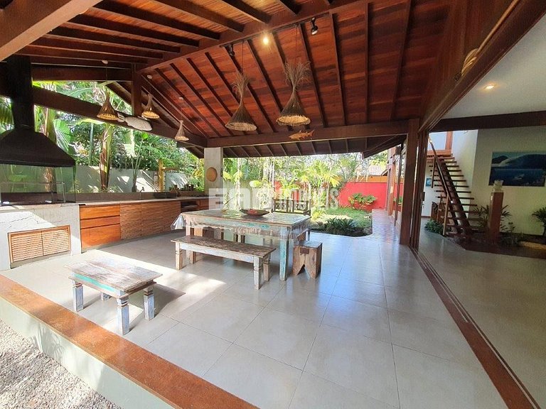 Casa decorada com muito bom gosto