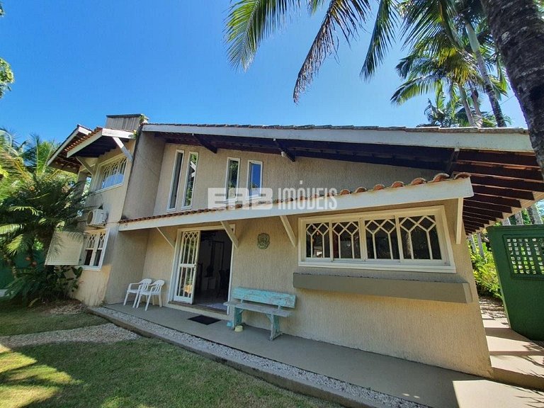 Casa super confortável para temporada em Itamambuca