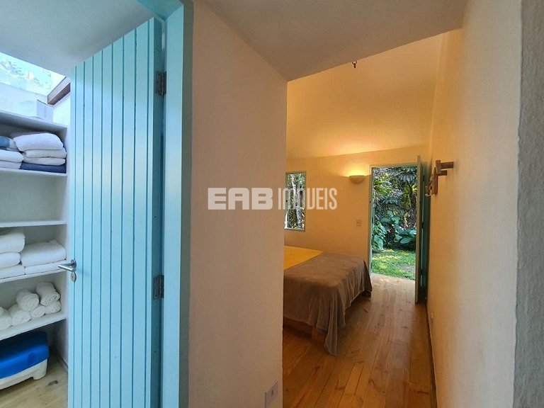 Casa que reúne simplicidade e conforto em Itamambuca