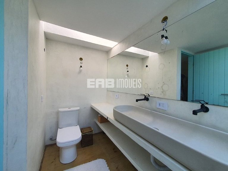 Casa que reúne simplicidade e conforto em Itamambuca