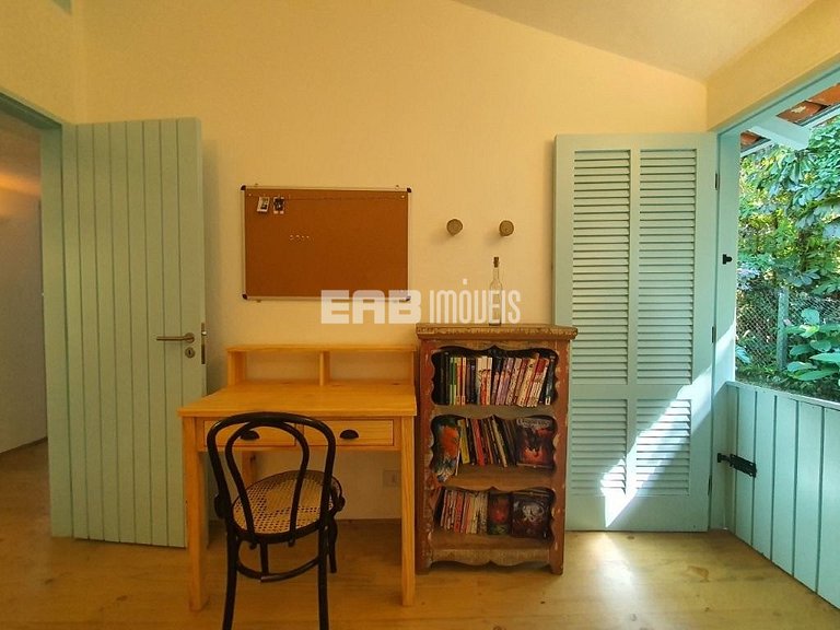 Casa que reúne simplicidade e conforto em Itamambuca