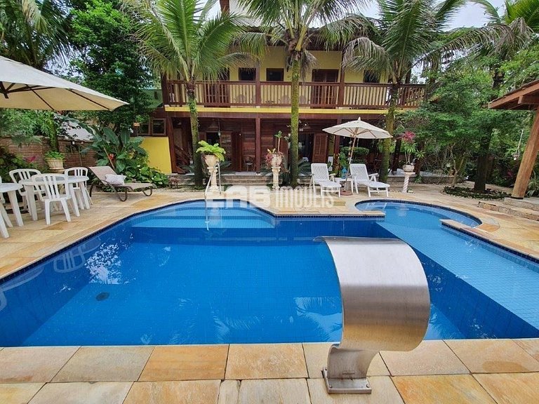 Casa com piscina e ar para temporada em Itamambuca