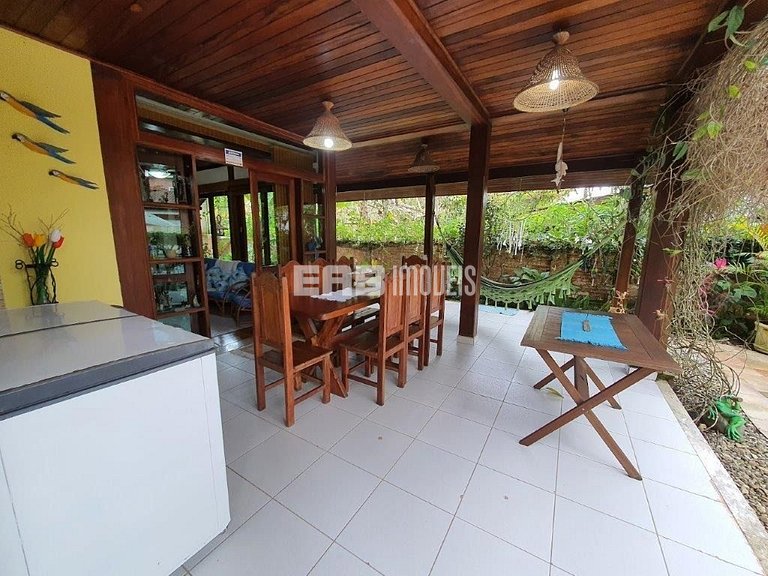 Casa com piscina e ar para temporada em Itamambuca