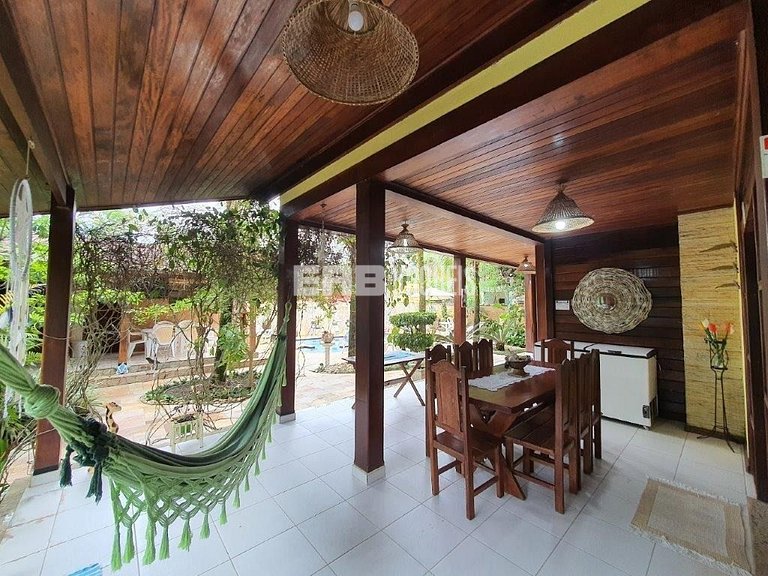 Casa com piscina e ar para temporada em Itamambuca