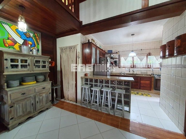 Casa com piscina e ar para temporada em Itamambuca
