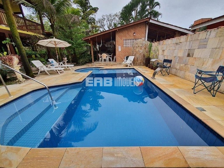 Casa com piscina e ar para temporada em Itamambuca
