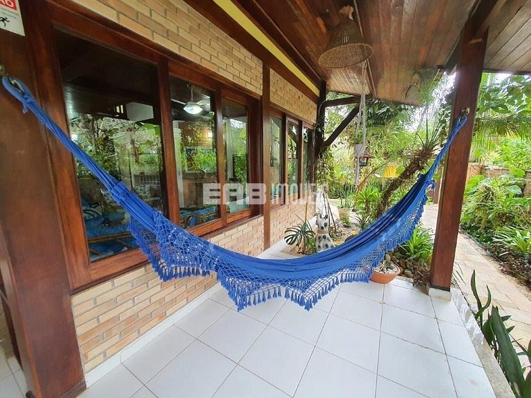 Casa com piscina e ar para temporada em Itamambuca