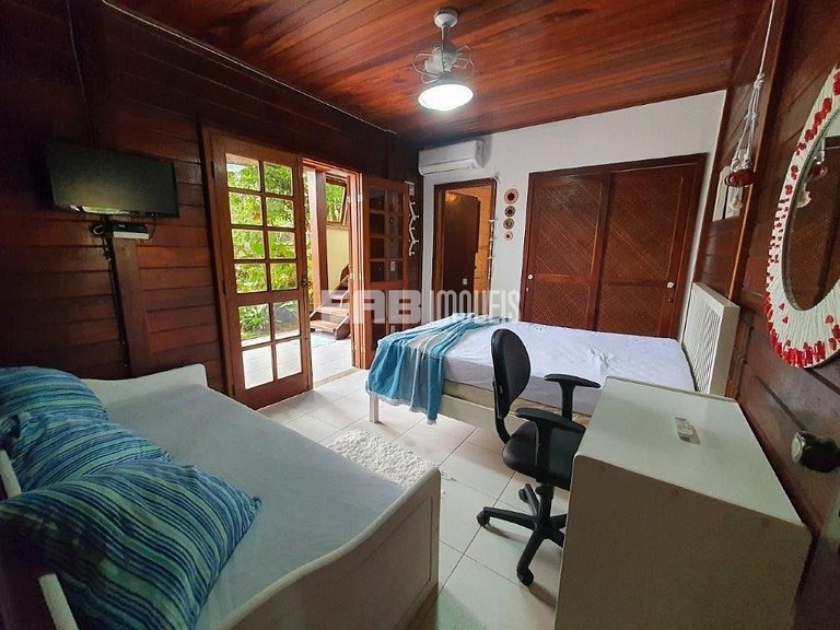 Casa com piscina e ar para temporada em Itamambuca
