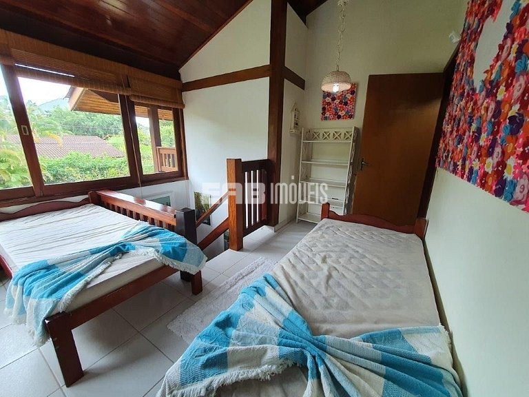 Casa com piscina e ar para temporada em Itamambuca