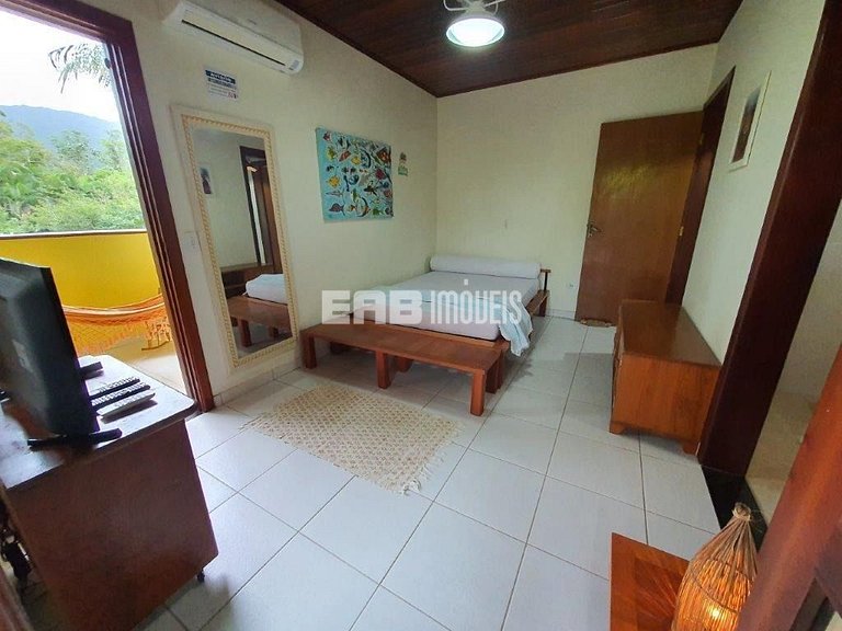 Casa com piscina e ar para temporada em Itamambuca