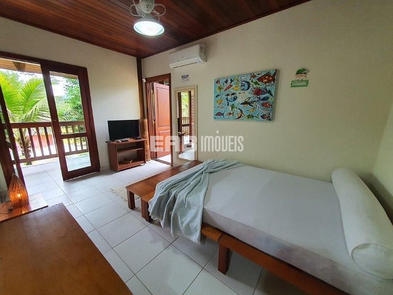 Casa com piscina e ar para temporada em Itamambuca