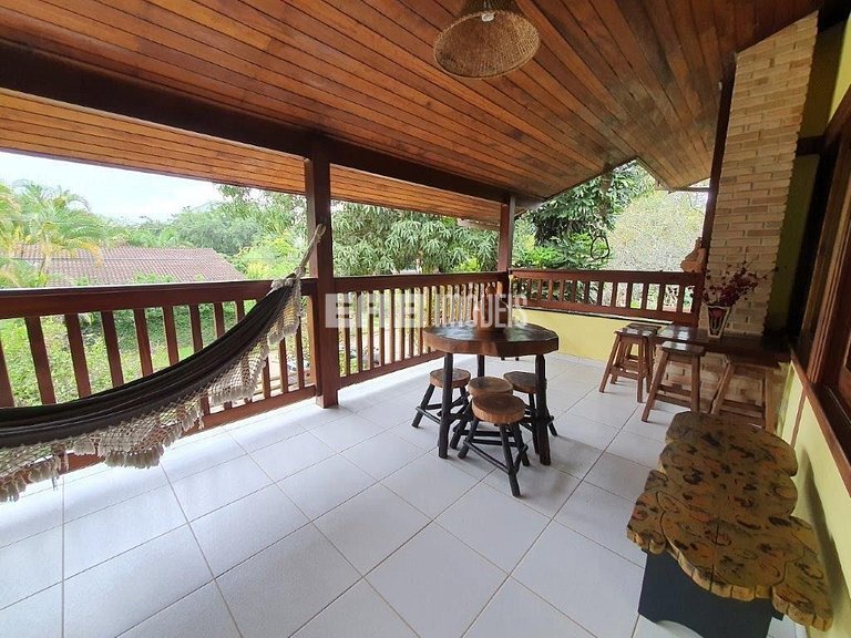 Casa com piscina e ar para temporada em Itamambuca
