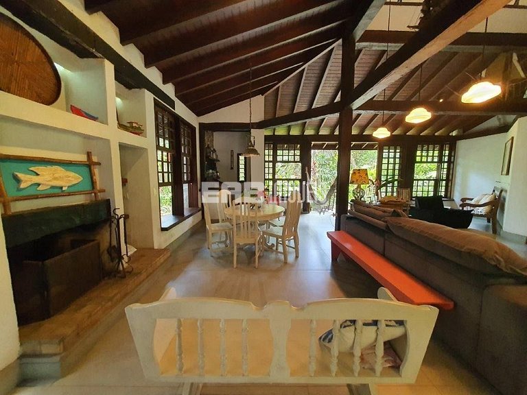 Casa em meio à Mata Atlântica na Praia de Itamambuca