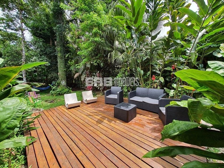 Casa em meio à Mata Atlântica na Praia de Itamambuca