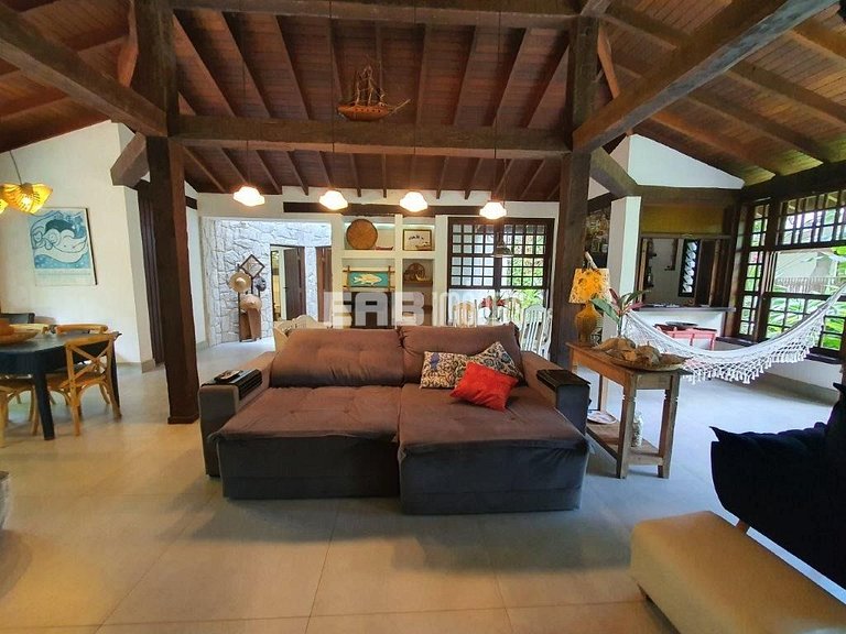 Casa em meio à Mata Atlântica na Praia de Itamambuca