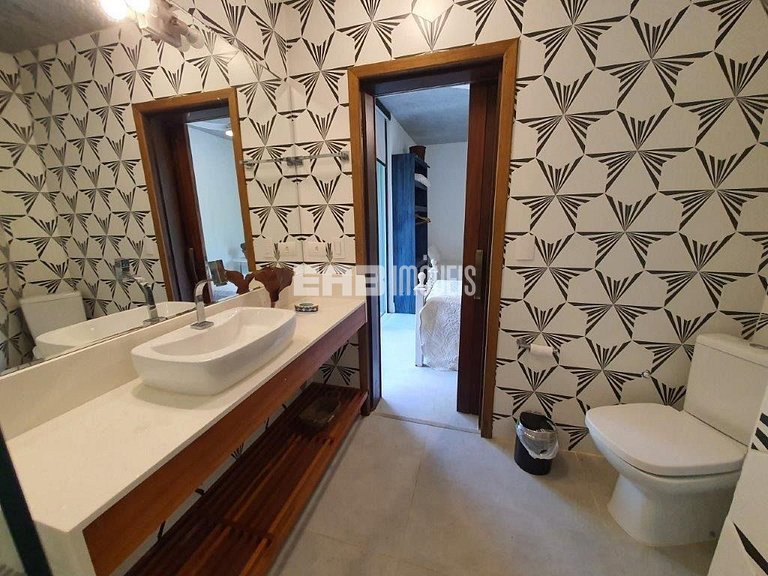 Casa em meio à Mata Atlântica na Praia de Itamambuca