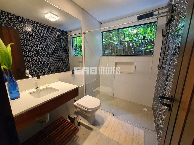 Casa em meio à Mata Atlântica na Praia de Itamambuca