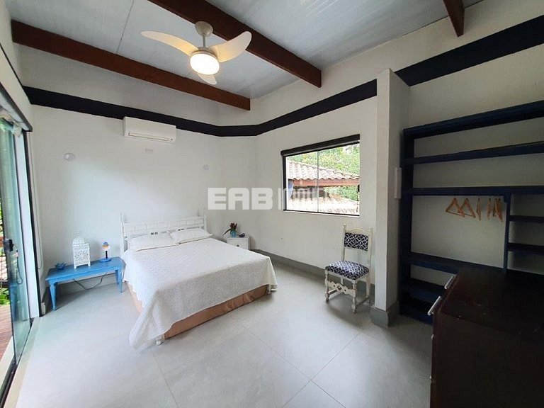 Casa em meio à Mata Atlântica na Praia de Itamambuca