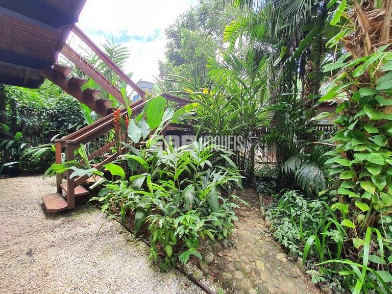 Casa em meio à Mata Atlântica na Praia de Itamambuca