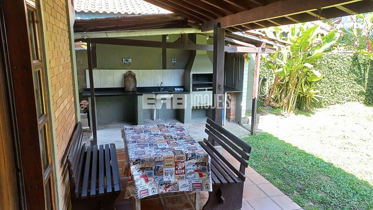 Casa a menos de 40m da praia de Itamambuca