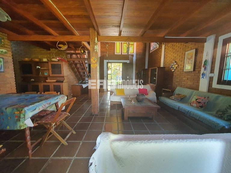 Casa a menos de 40m da praia de Itamambuca