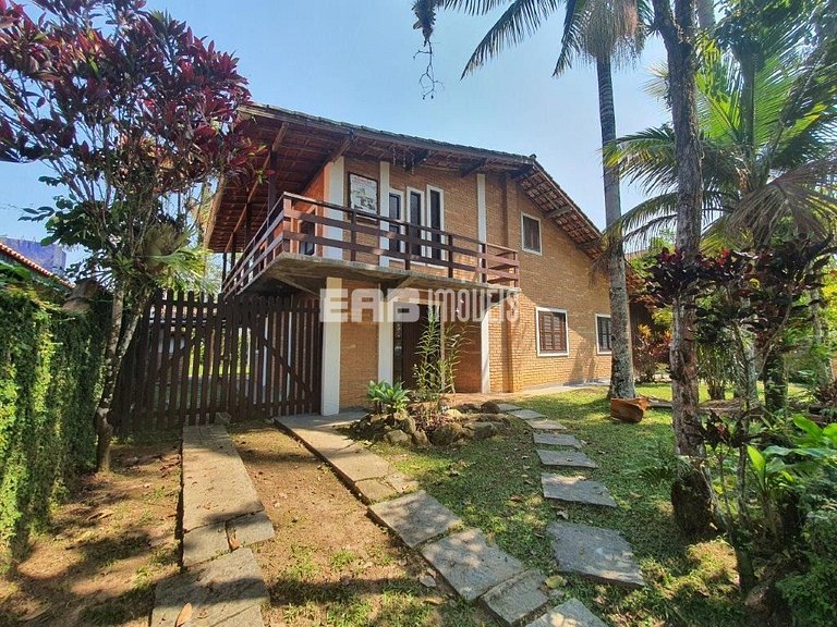 Casa a menos de 40m da praia de Itamambuca