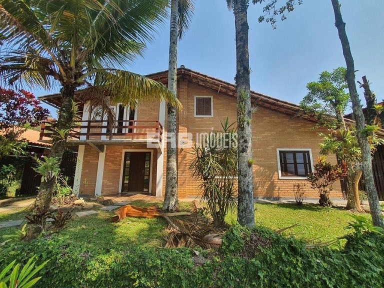 Casa a menos de 40m da praia de Itamambuca