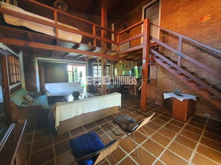 Casa a menos de 40m da praia de Itamambuca