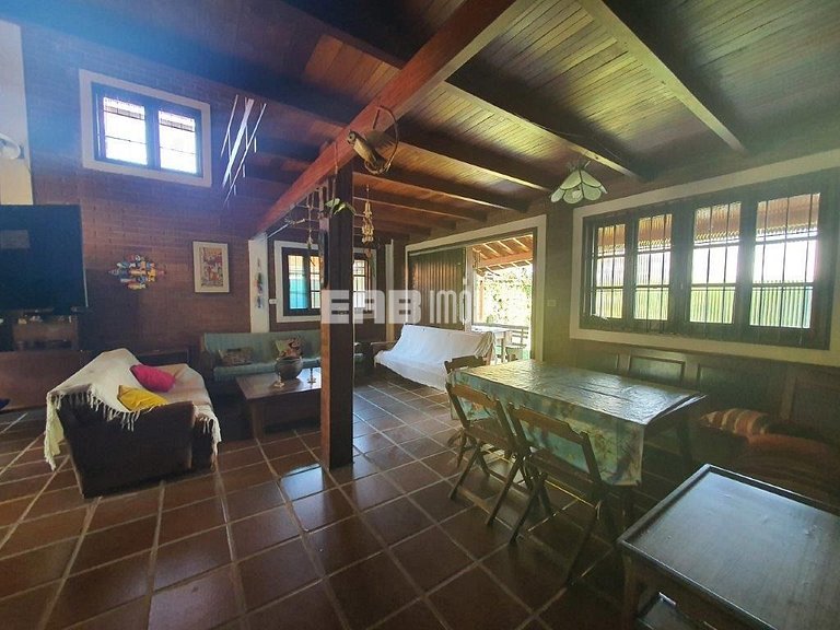 Casa a menos de 40m da praia de Itamambuca