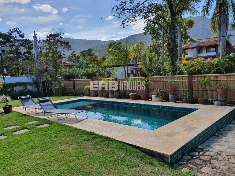 Casa a 250m da praia para locação em Itamambuca